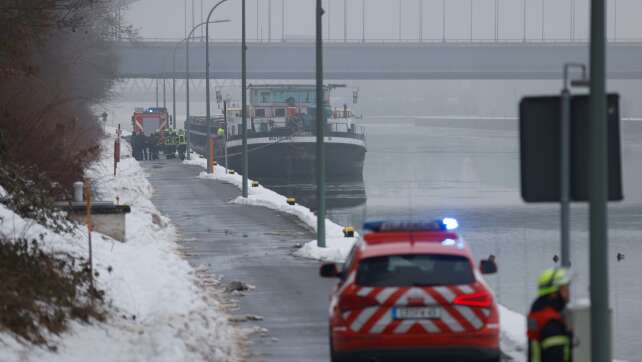 Wasser in Maschinenraum legt Schiff aus Baujahr 1902 lahm