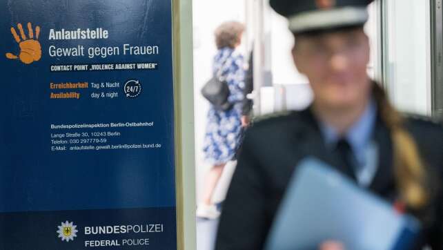 Bundespolizistinnen beraten Gewaltopfer: Arzt oder Anzeige?
