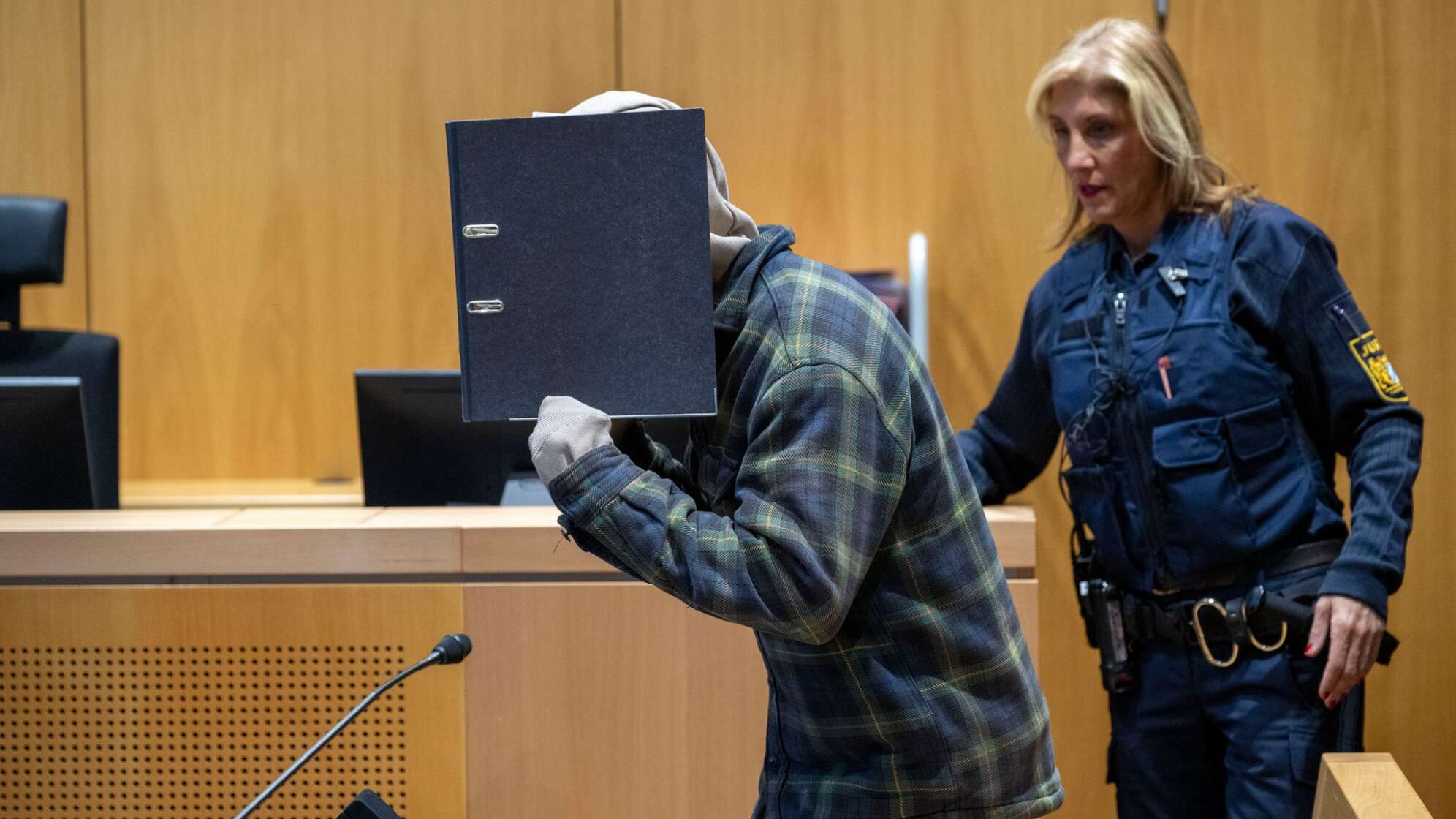 Prozess wegen mutmaßlicher Rachetat an dreifacher Mutter