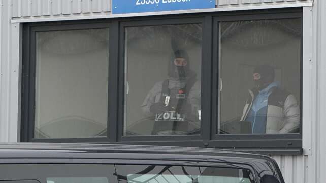 Verbotene Russland-Exporte – fünf Festnahmen bei Razzia