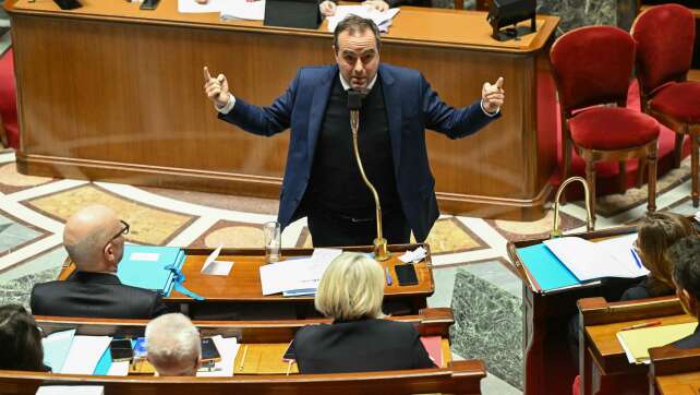 Frankreichs Etat beschlossen - Misstrauensvoten scheitern