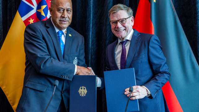 Seltene Zeremonie: Wadephul und die Pazifik-Insel Niue