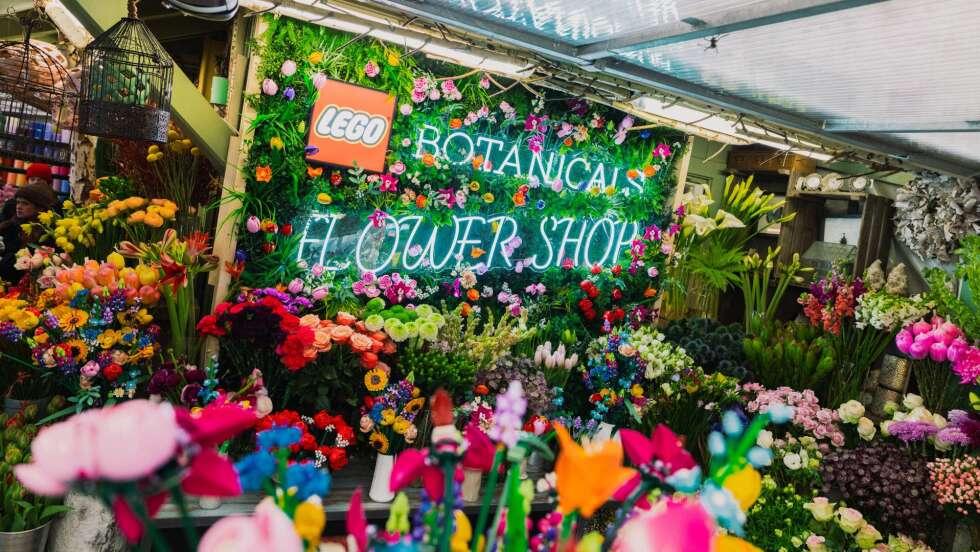 Valentinstag mal anders: Der neue LEGO® Botanicals Pop-up-Store in München