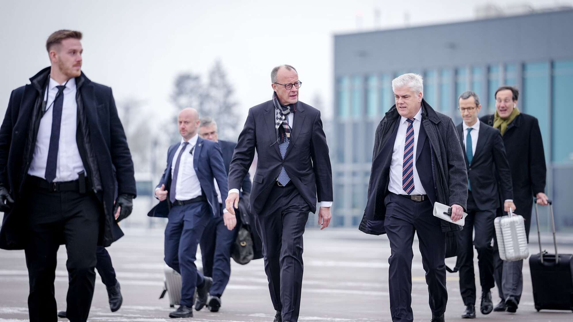 Bundeskanzler Friedrich Merz reist in die Golfregion