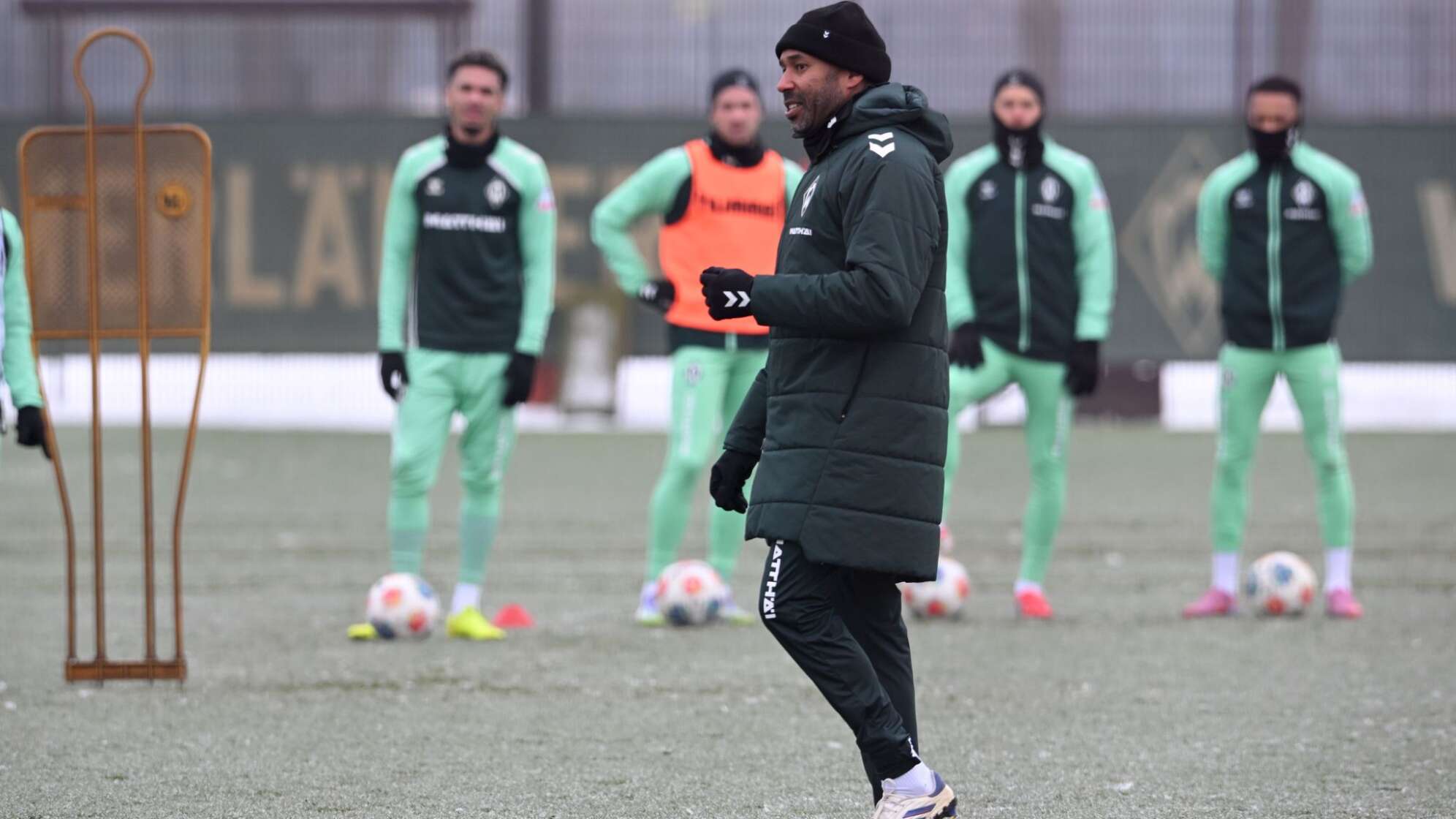 Werder Bremen - Training mit neuem Trainer Thioune