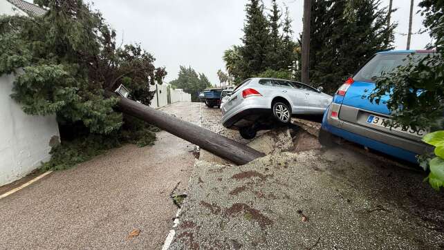 Toter und Milliardenschäden durch Unwetter in Portugal