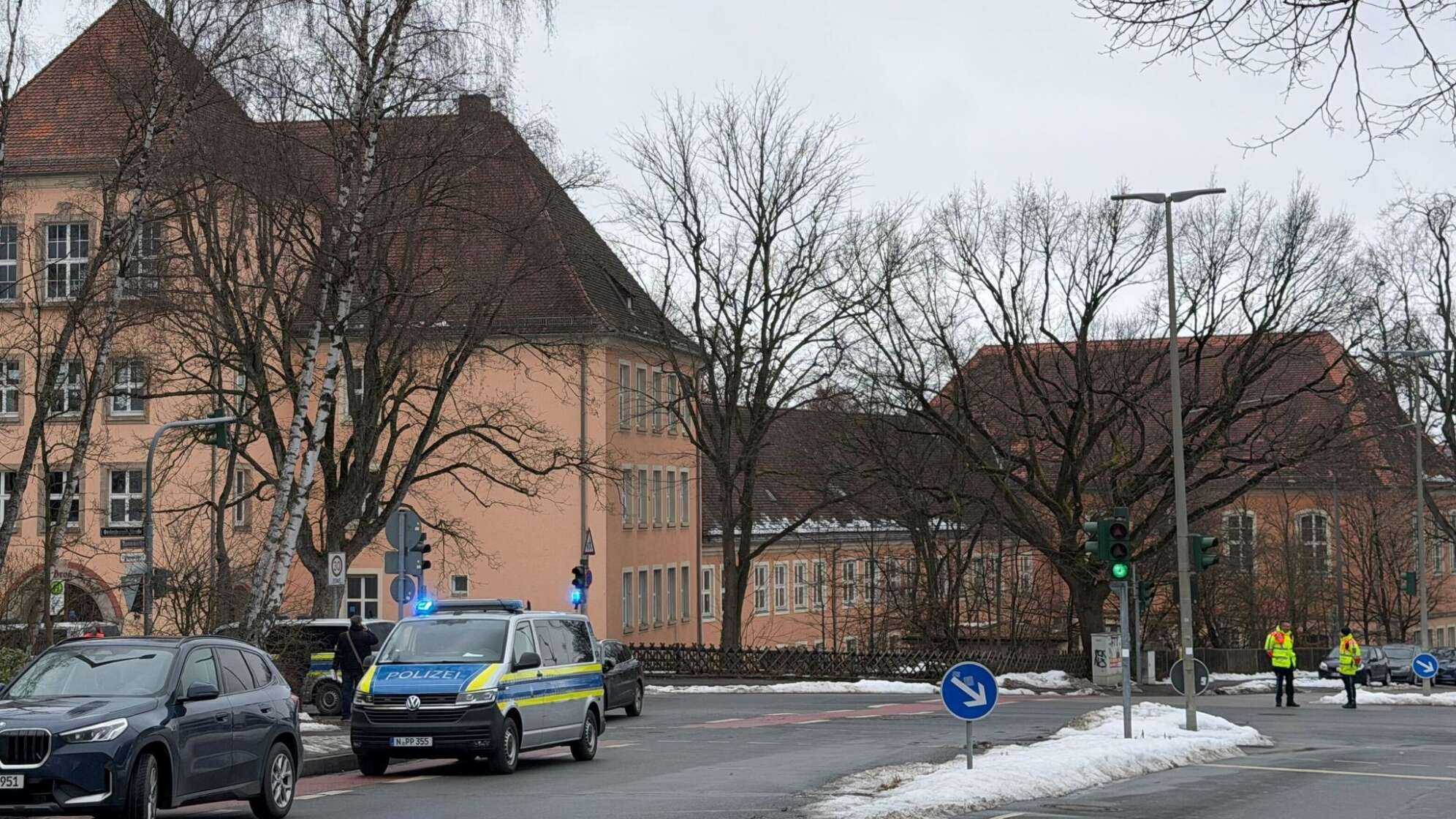 Schüler mit Waffe gemeldet - Polizei an Nürnberger Schule