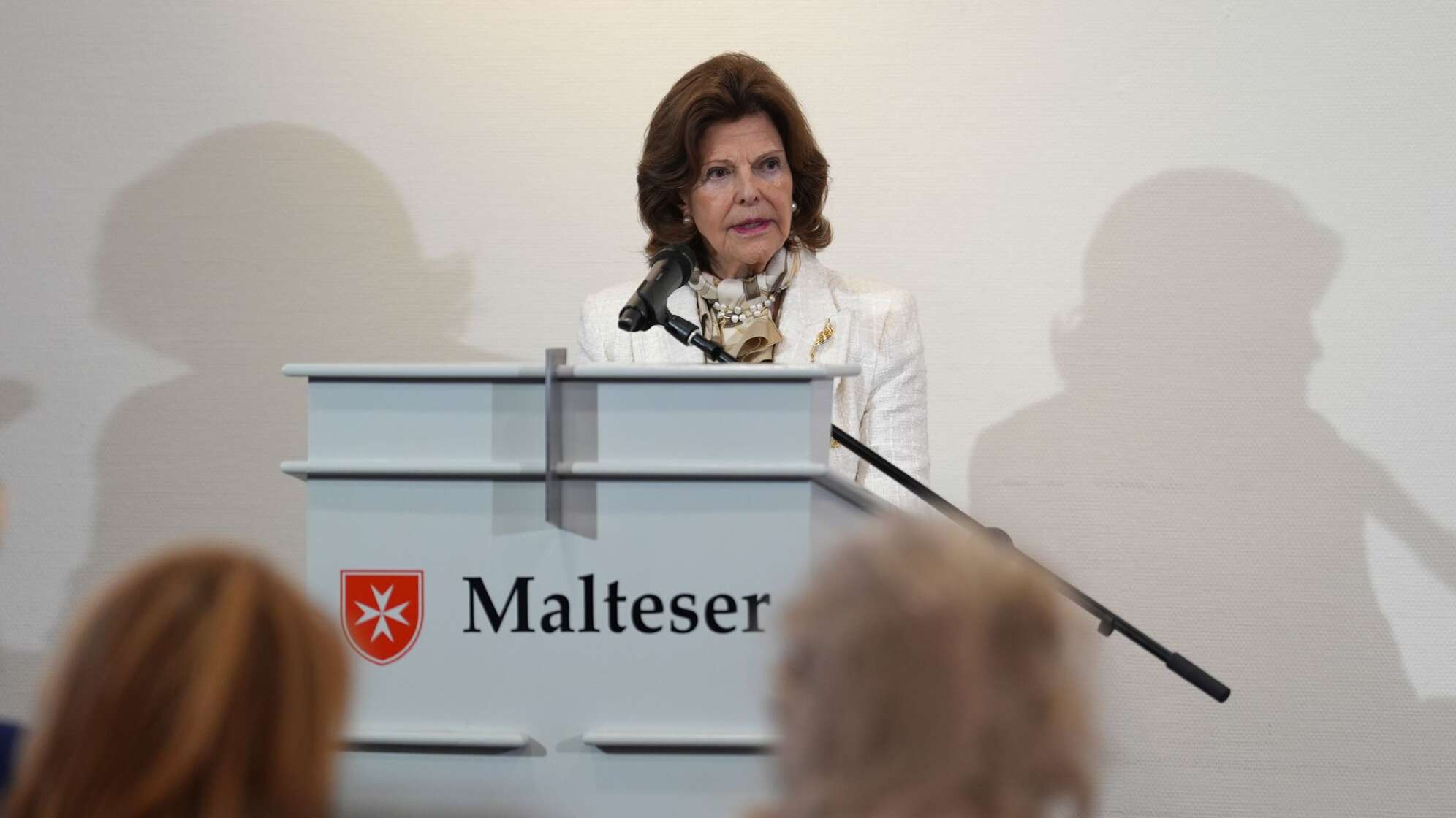 Königin Silvia von Schweden besucht  Demenzstation