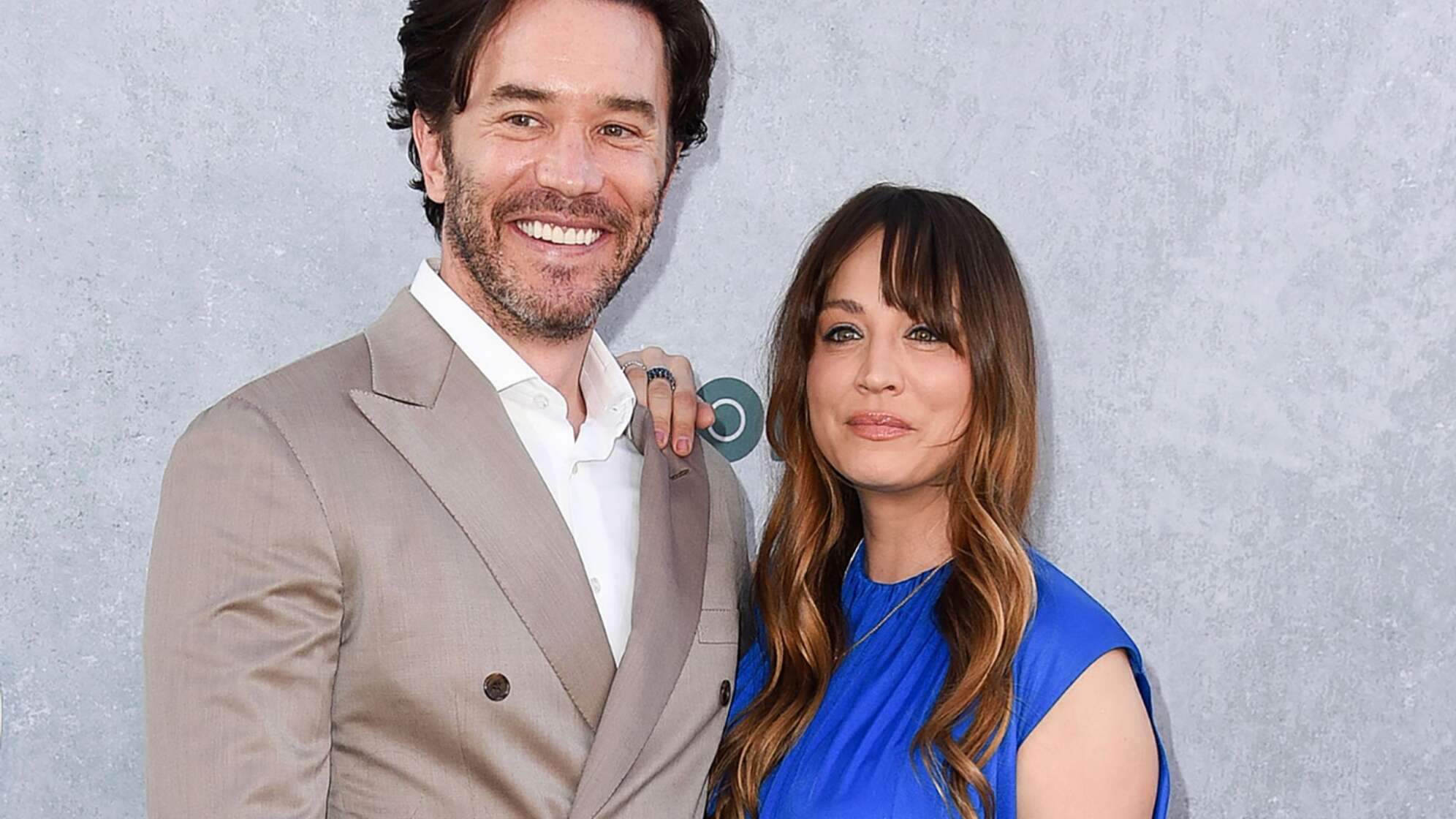 Tom Pelphrey und Kaley Cuoco