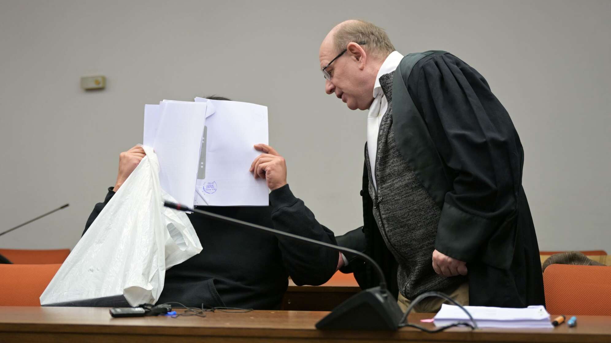 Prozess wegen versuchtem Mord und Vergewaltigung