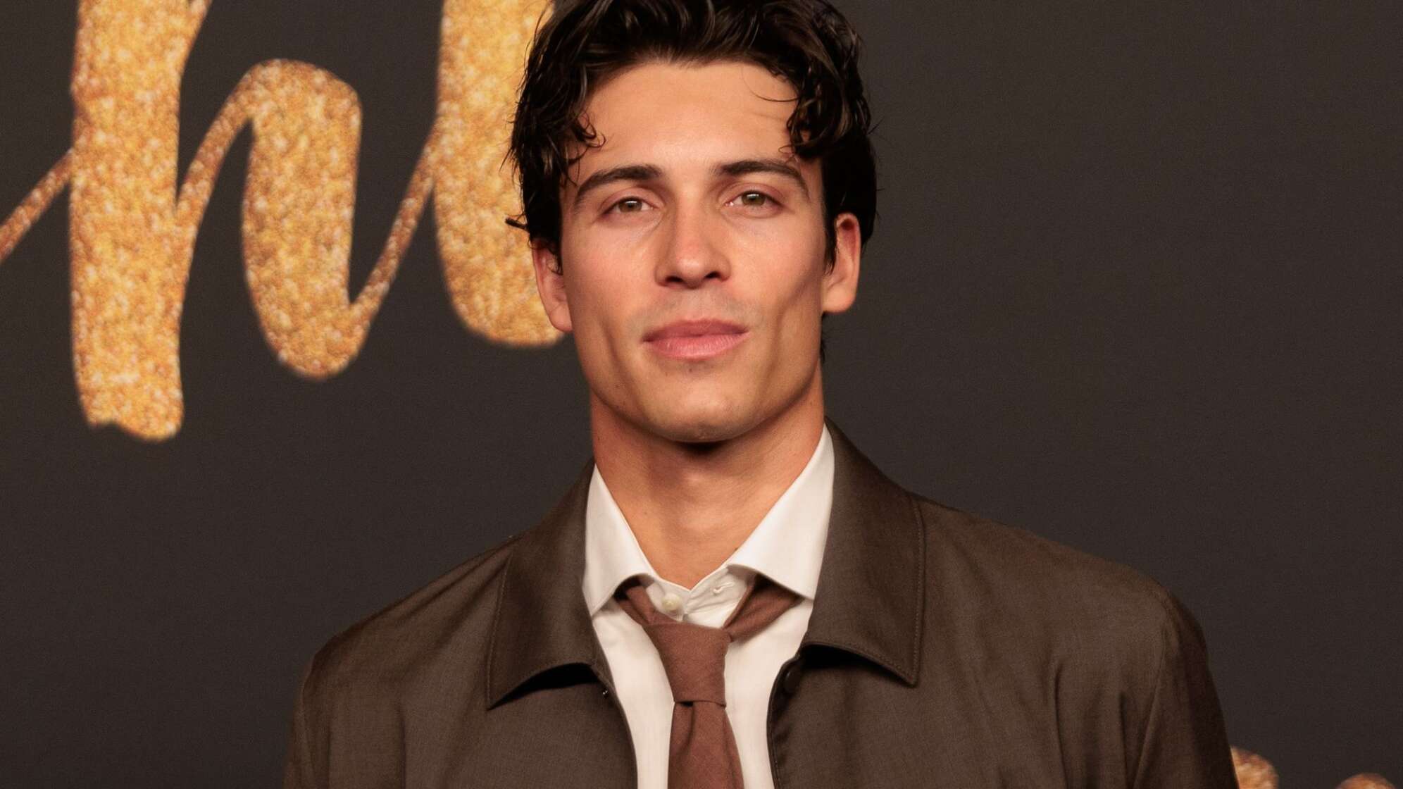 Elevator Boy Tim Schäcker