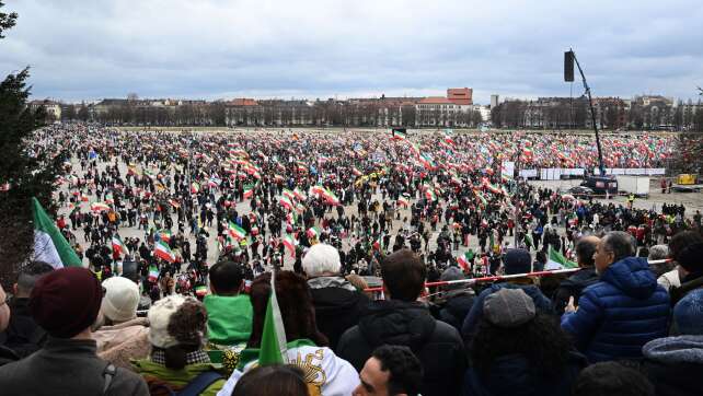 200.000 demonstrieren in München für Freiheit im Iran