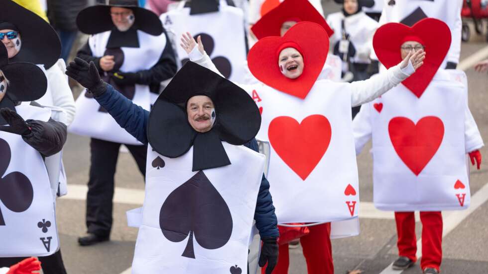 Faschingsfinale mit bunten Umzügen durch die Städte