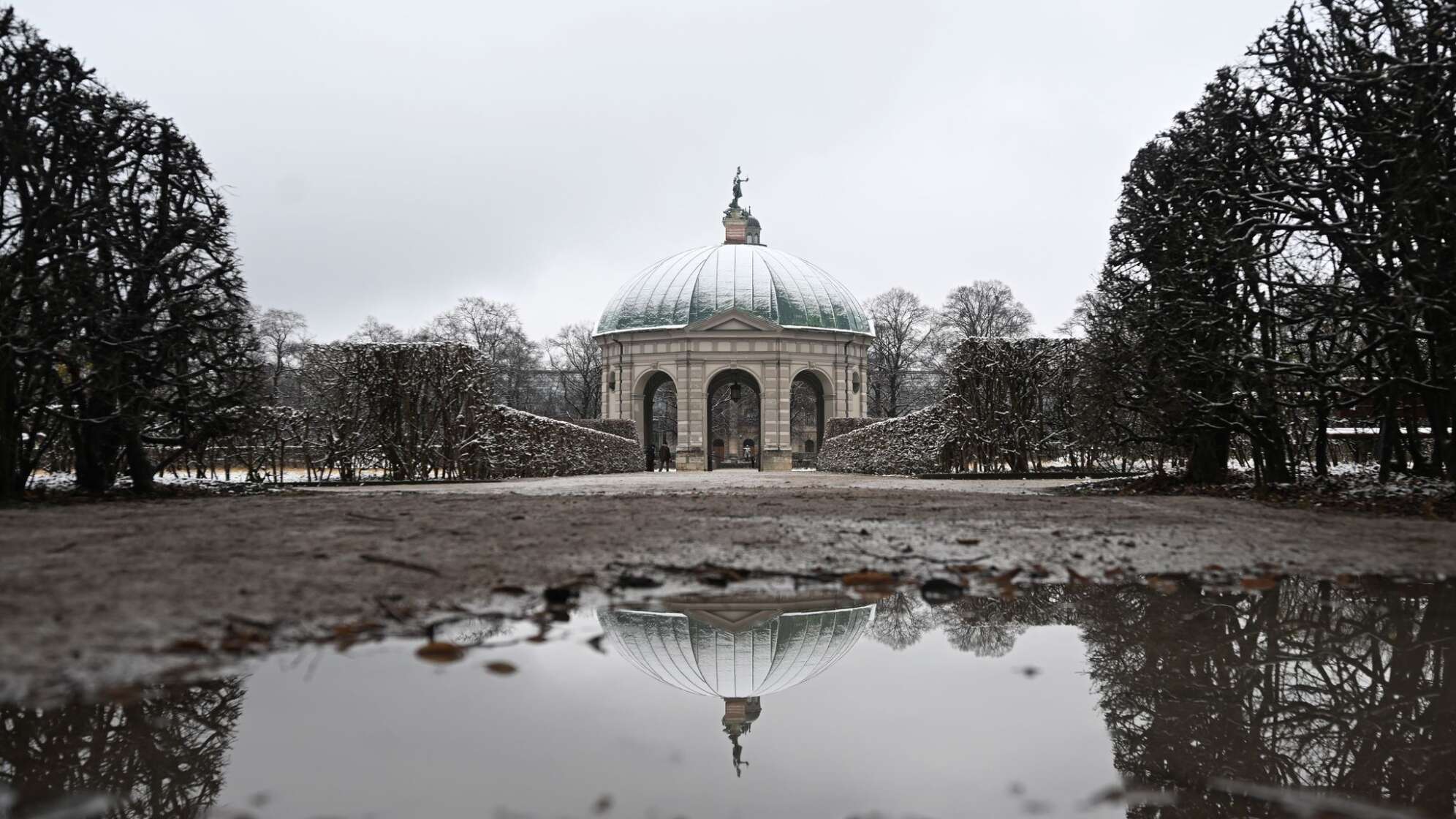 Kaltes Wetter und leichter Schnee in München