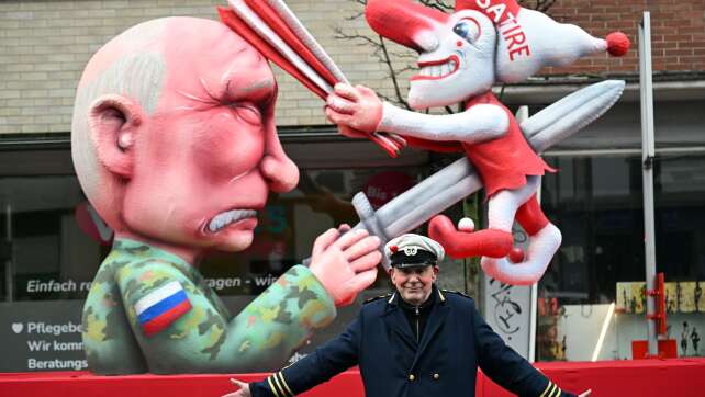 Die Rosenmontagszüge rollen: Putin und die Macht der Narren