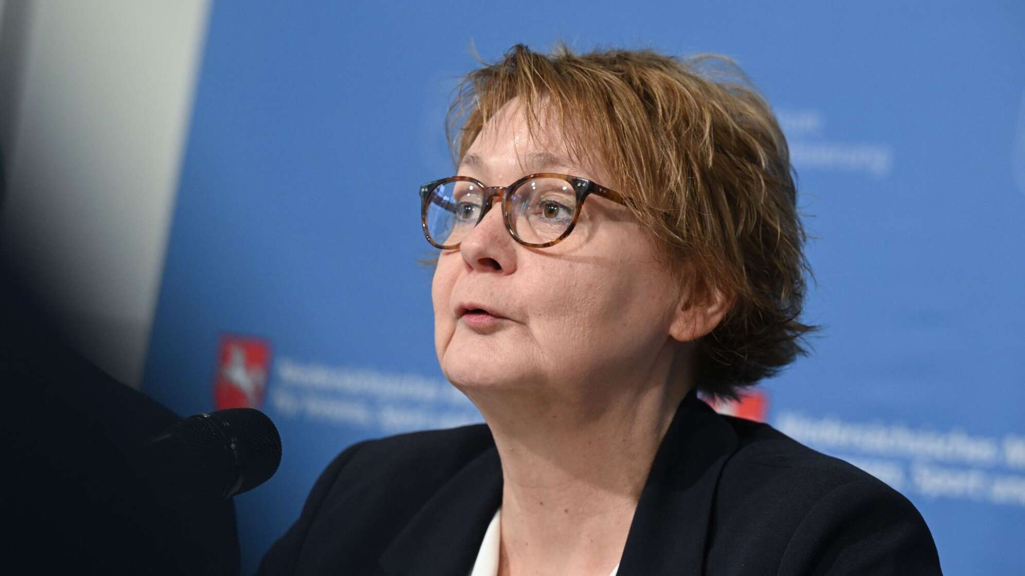 Pressekonferenz mit Niedersachsens Innenministerin Behrens (SPD)