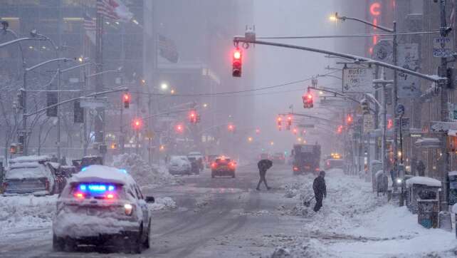 US-Ostküste kämpft mit Folgen des Schneesturms