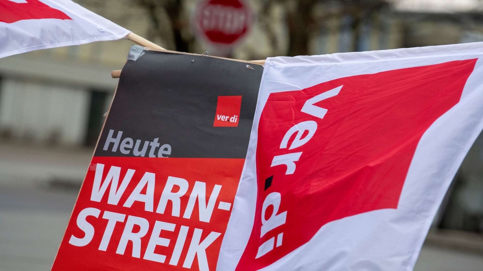 Ganztägige Warnstreiks im ÖPNV