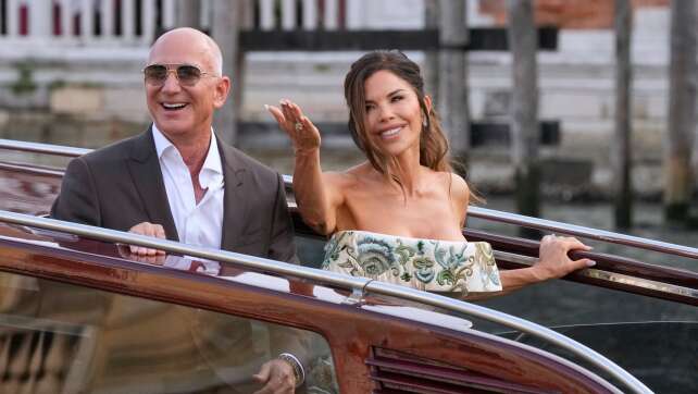 Amazon-Gründer Bezos und Ehefrau richten Met-Gala mit aus