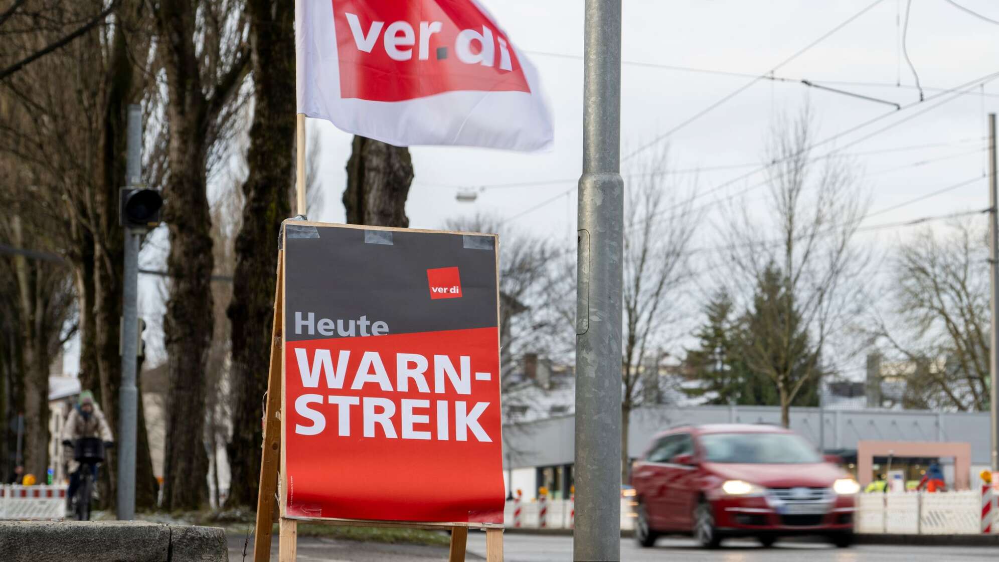 Ganztägige Warnstreiks im ÖPNV