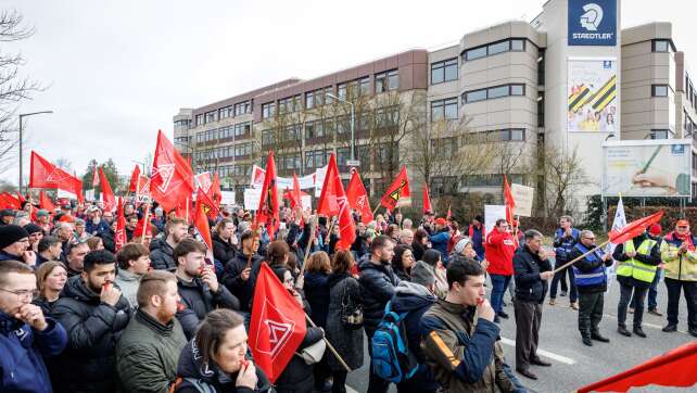 Demonstration gegen Werksschließungen bei Staedtler