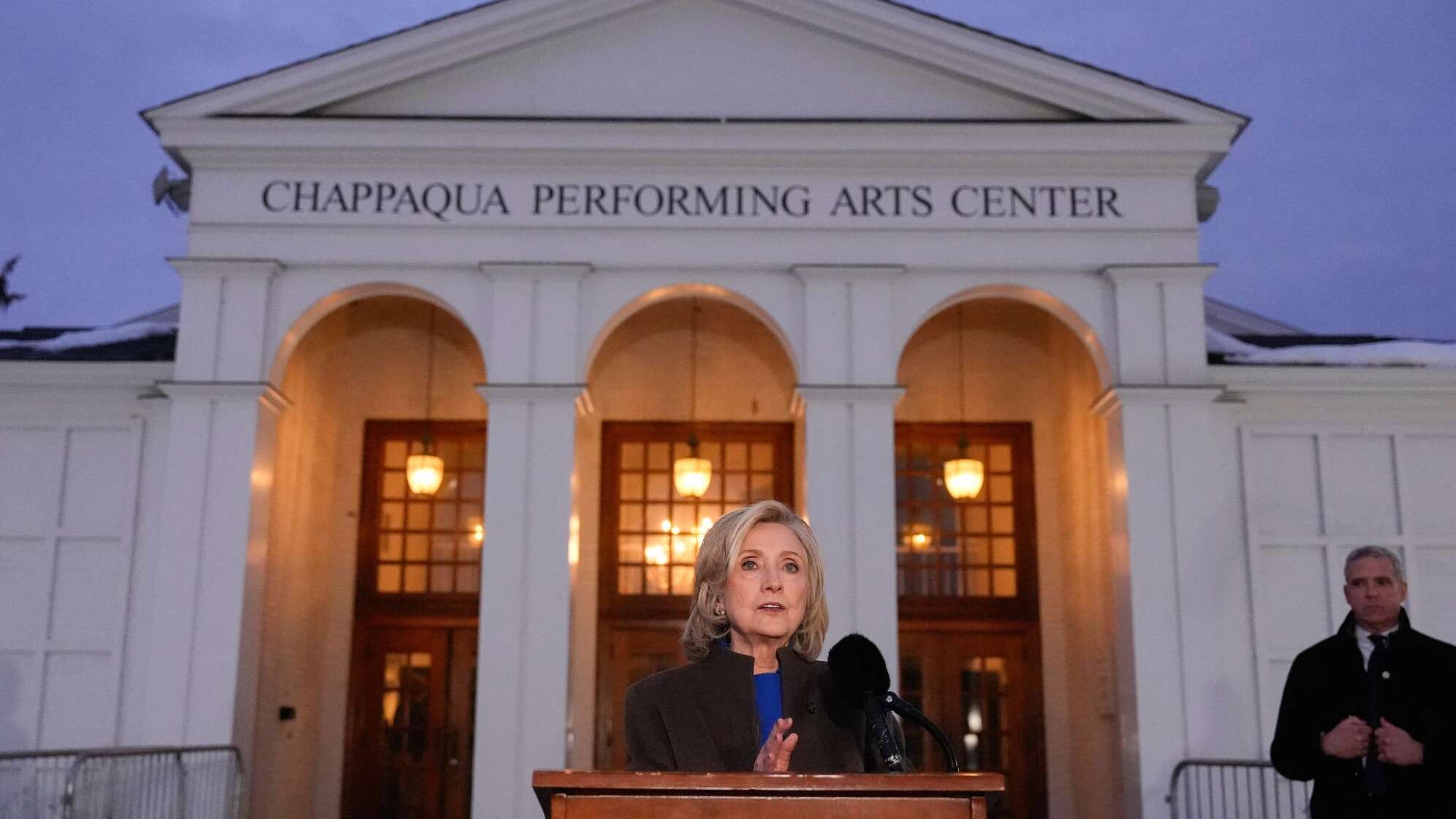 Epstein-Affäre - Clintons vor Untersuchungsausschuss