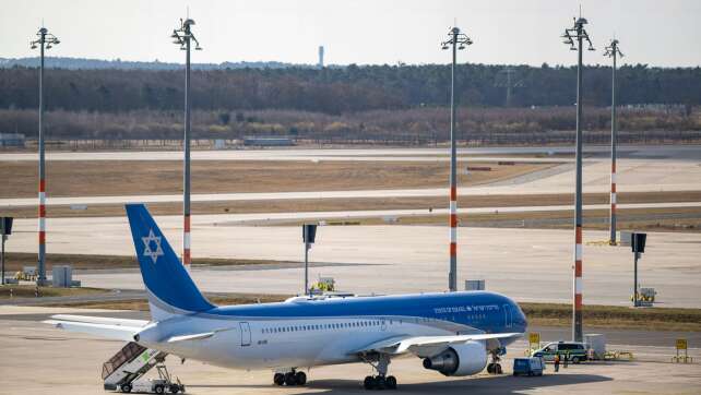 Israels Staatsflugzeug zum Berliner Flughafen gebracht