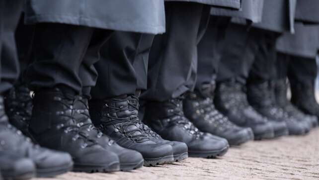 Wehrbeauftragter bemängelt «Kopflastigkeit» der Bundeswehr