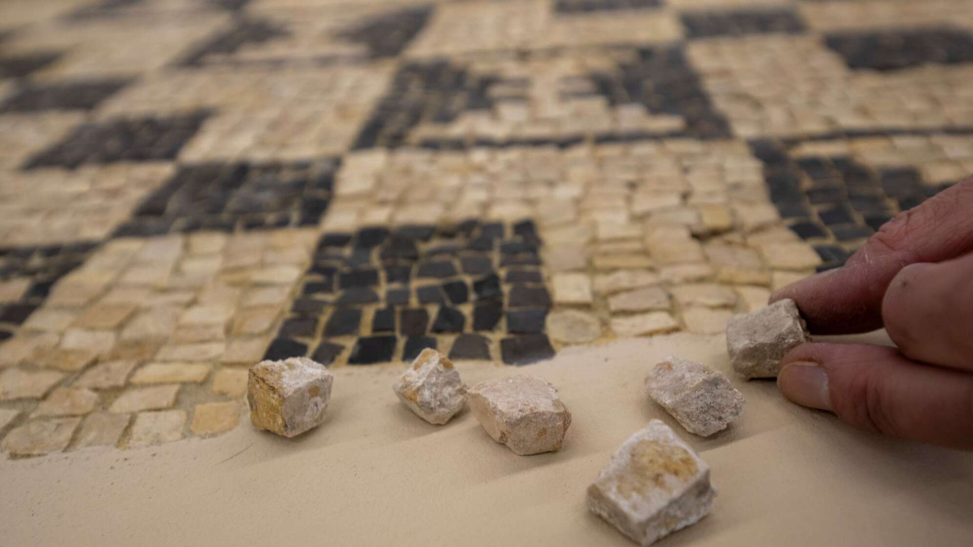 Augsburg präsentiert restauriertes römisches Mosaik