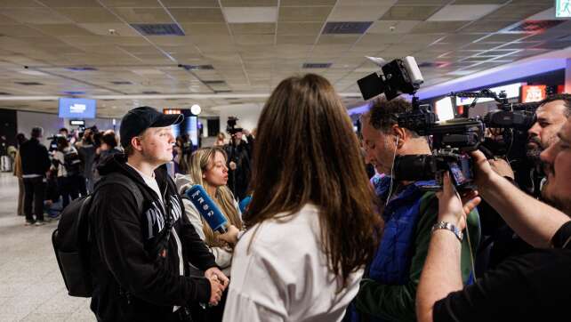 Evakuierte Passagiere berichten: «Habe eine Rakete gesehen»