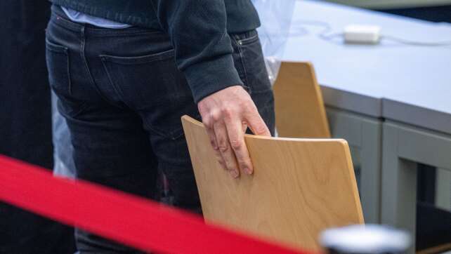 Prozess um Gift in Champagnerflasche dauert länger