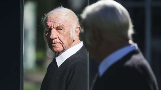 Künstler Mack (95): Alt bin ich nur beim Blick in Spiegel