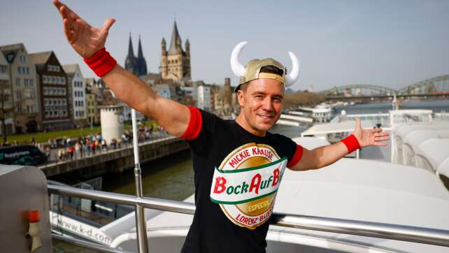 Partysänger Büffel lässt es zum 20. auf dem Rhein krachen