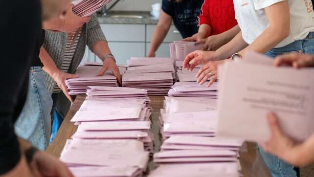 Städte mit Beteiligung an Kommunalwahl zufrieden