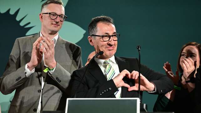 Wahl in Baden-Württemberg: Özdemirs Grüne hauchdünn vor CDU