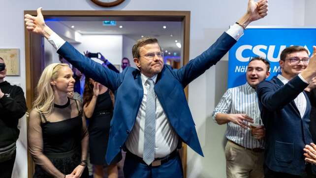 Nürnberg: Stichwahl zwischen König und Ahmed