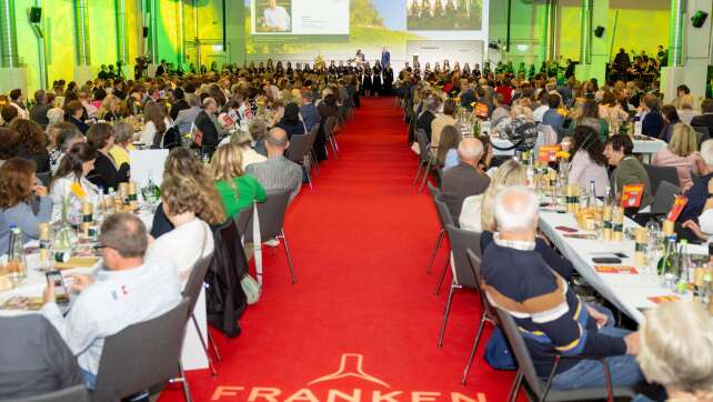 Franken wählt neue Weinkönigin - oder einen Weinkönig?