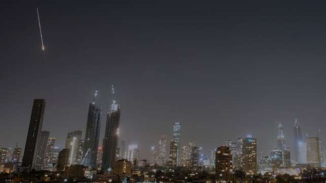 USA greifen iranische Öl-Insel an - Teheran warnt