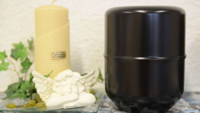 Dutzende Urnen in Malaysia geklaut – Täter fordert Lösegeld