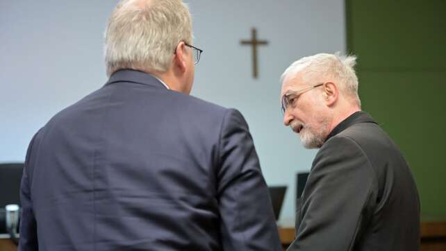 «Aufruhr im Bistum» - Ex-Bischof als Zeuge vor Gericht