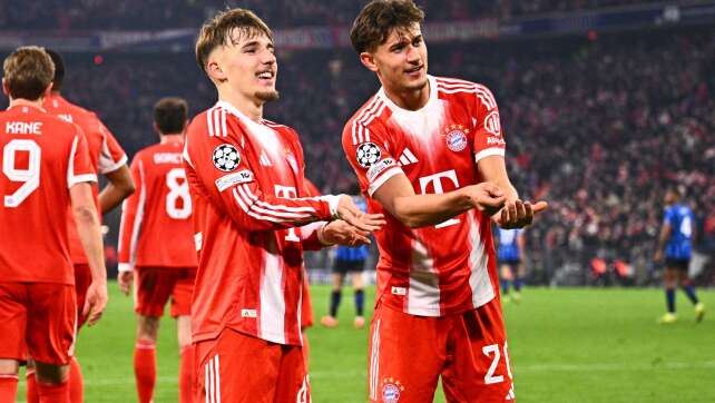 Uno statt Fortnite - Bayerns neue Jubel-Connection