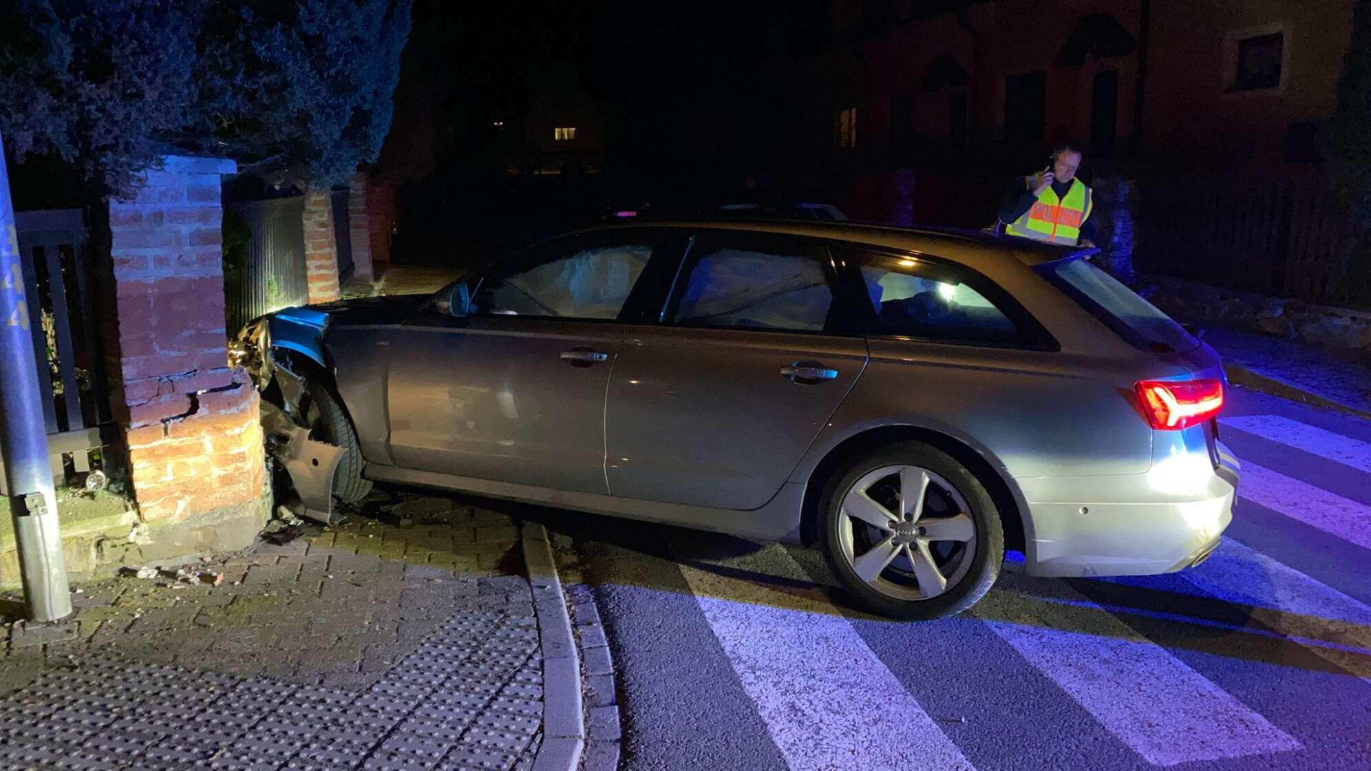 Mann flüchtet mit Auto von Oberpfalz bis Tschechien