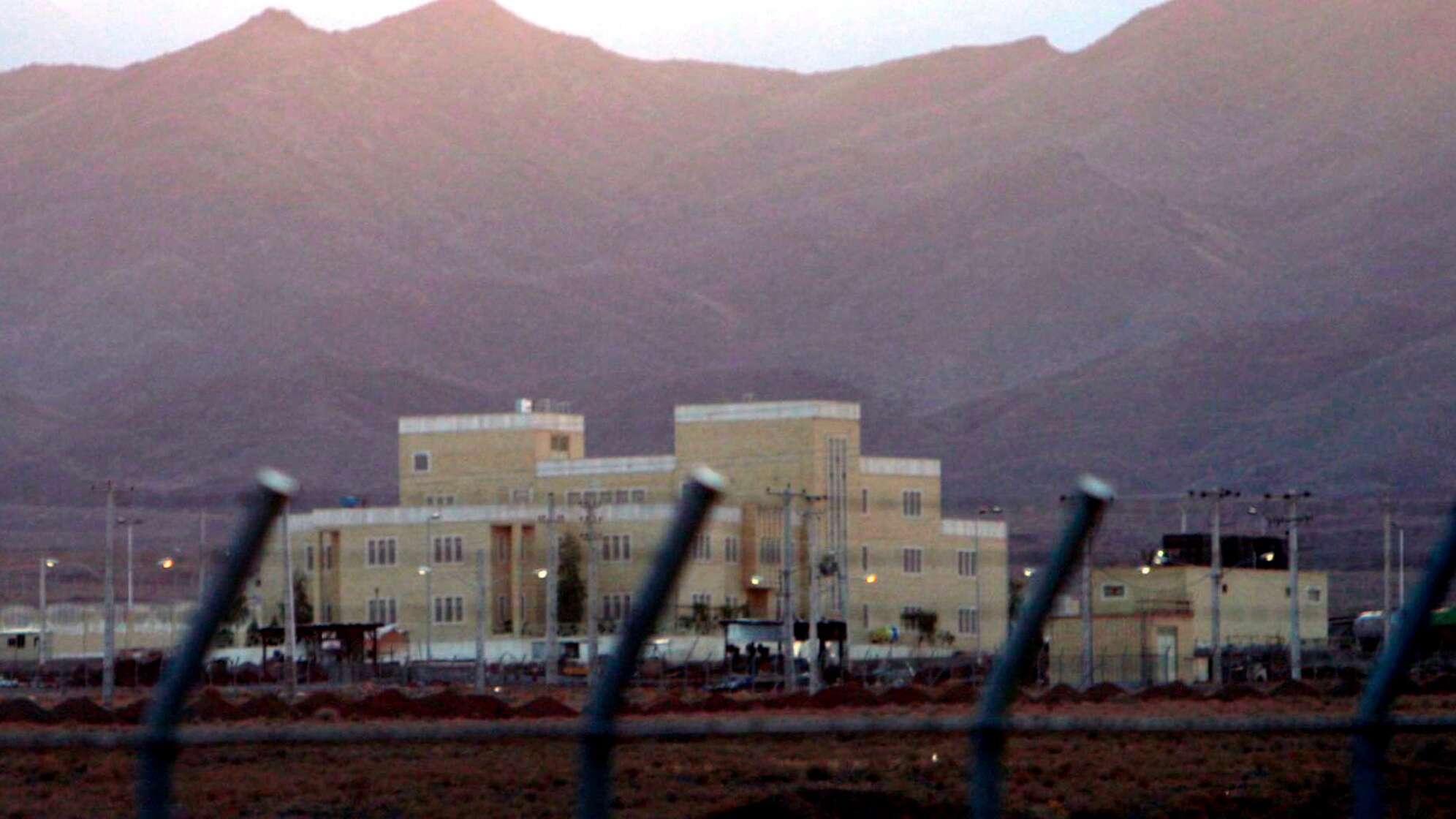 Wieder Angriff auf Atomanlage – Iran greift US-Stützpunkt an