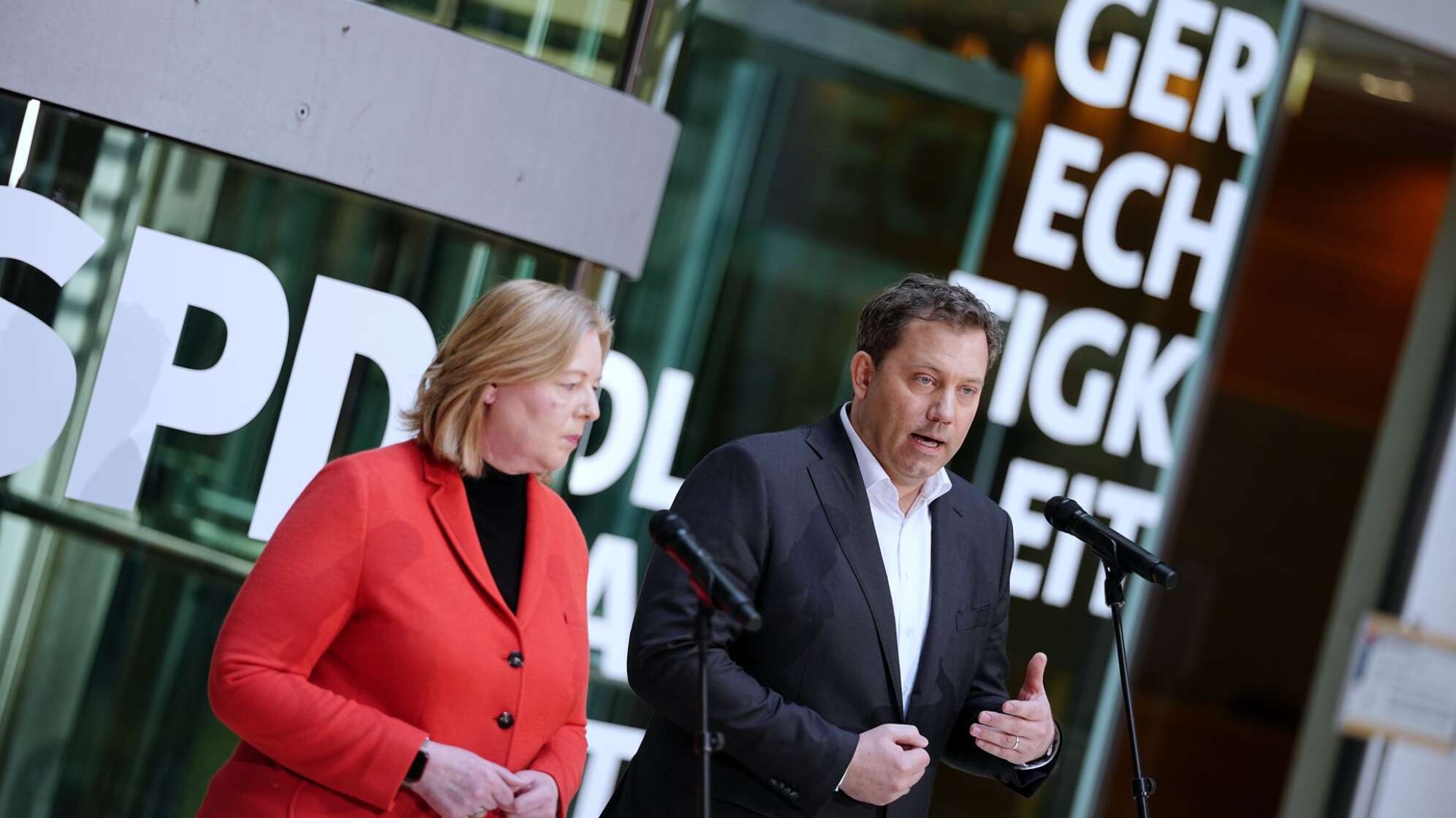 Juso-Landeschef: SPD-Vorsitzende müssen Doppelrolle auflösen