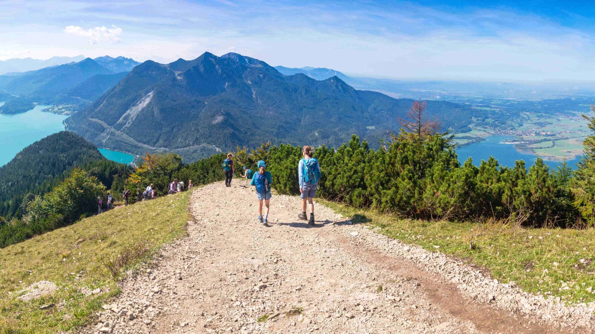 Familie geht wandern