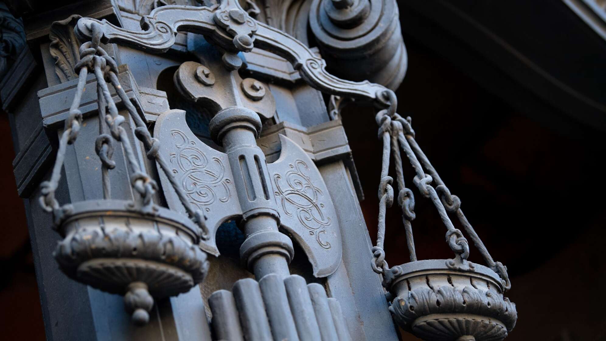 Mehr Unterstützung für Gewaltopfer in Strafprozessen