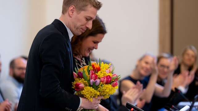 Blumen für den Neu-OB: Stadtrat gratuliert Krause