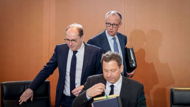 Klingbeil: Gesellschaft wird mehr arbeiten müssen