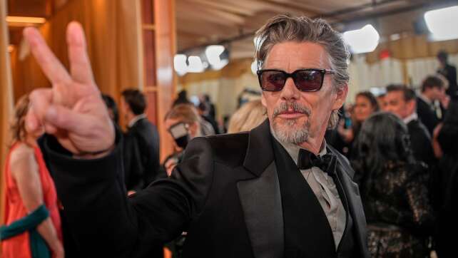 «Blue Moon»: Hollywood-Star Ethan Hawke trumpft groß auf