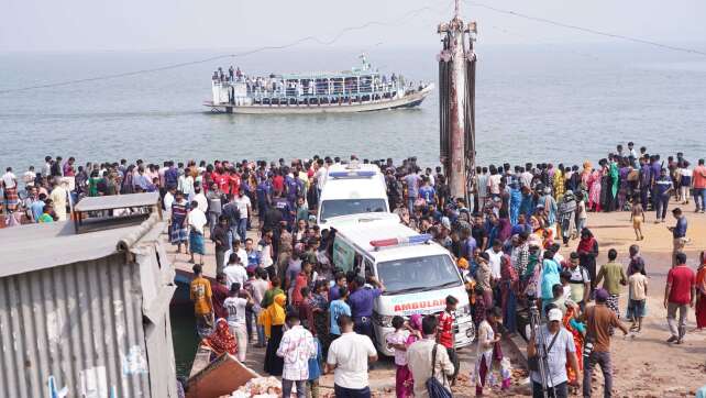 Bus stürzt in Bangladesch in Fluss – 26 Tote